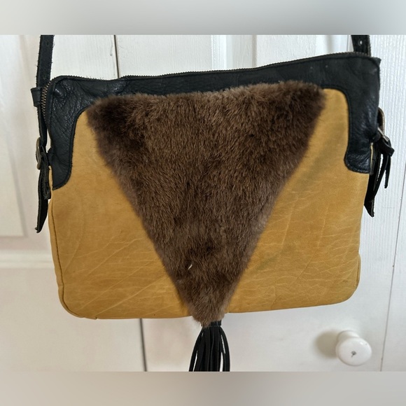 Genuine leather / fur trim crossbody - Picture 2 of 11